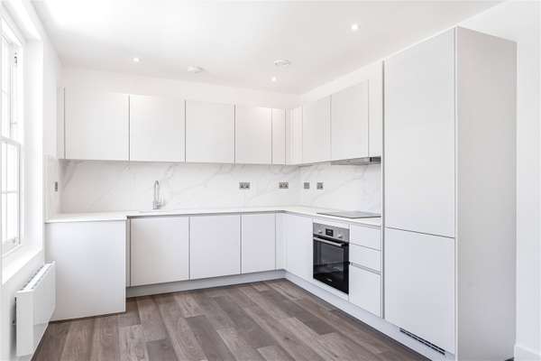 Flat Mare Street in Greater London