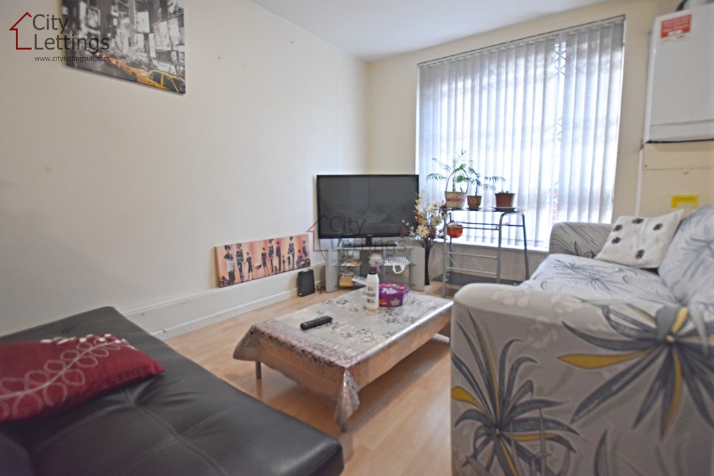 Room Radford Road in Nottingham