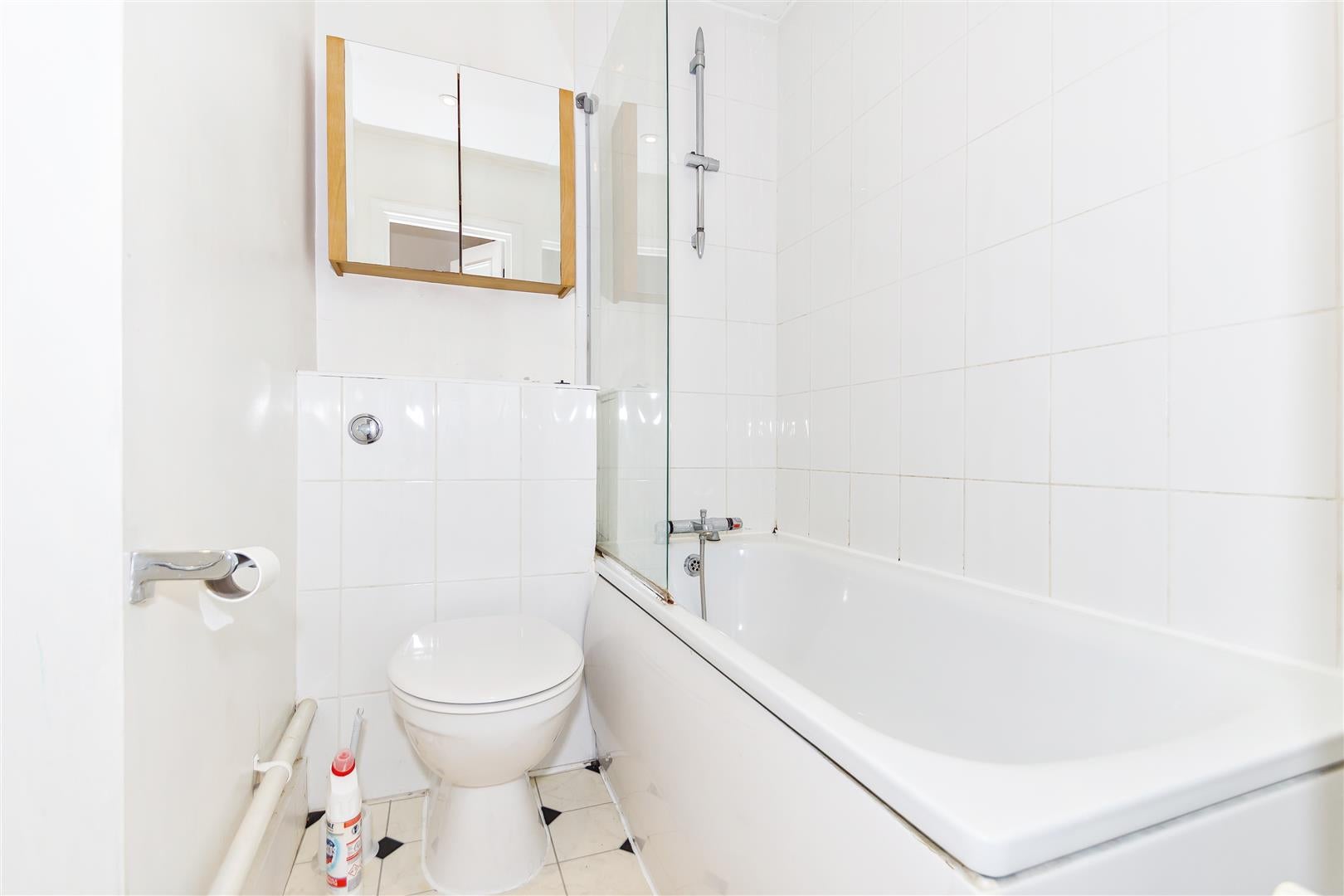 Flat Kirkwall Place in Greater London