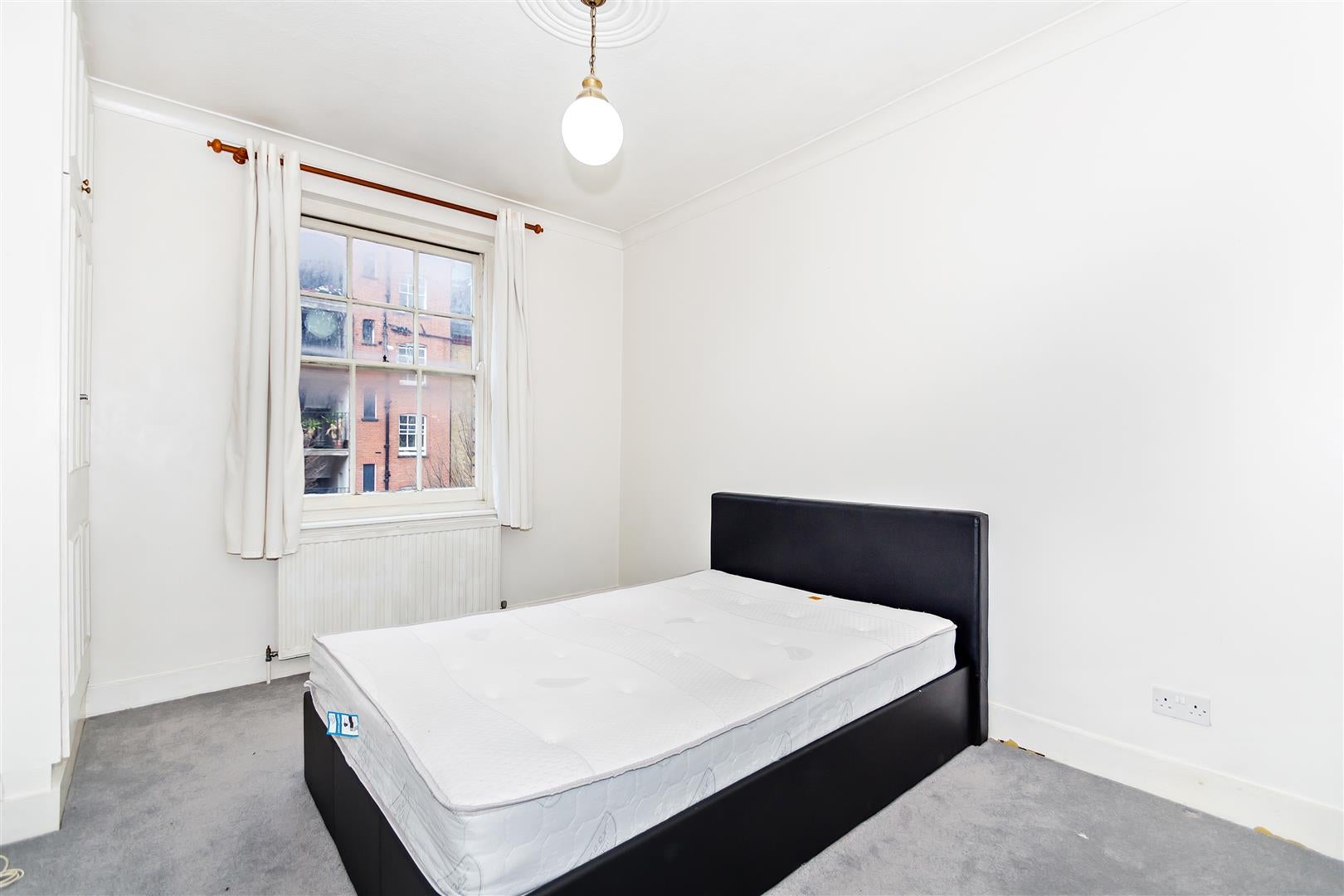 Flat Kirkwall Place in Greater London