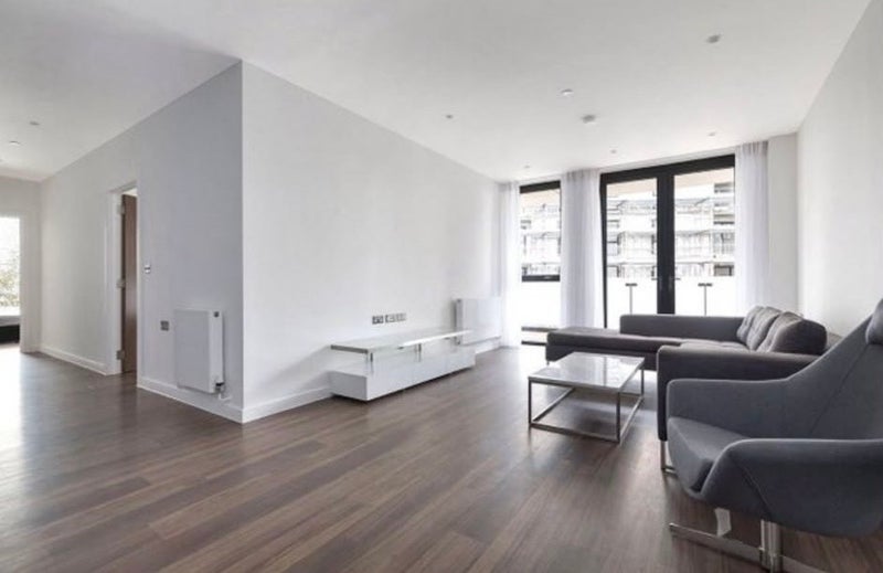 Room Quebec Way in Greater London