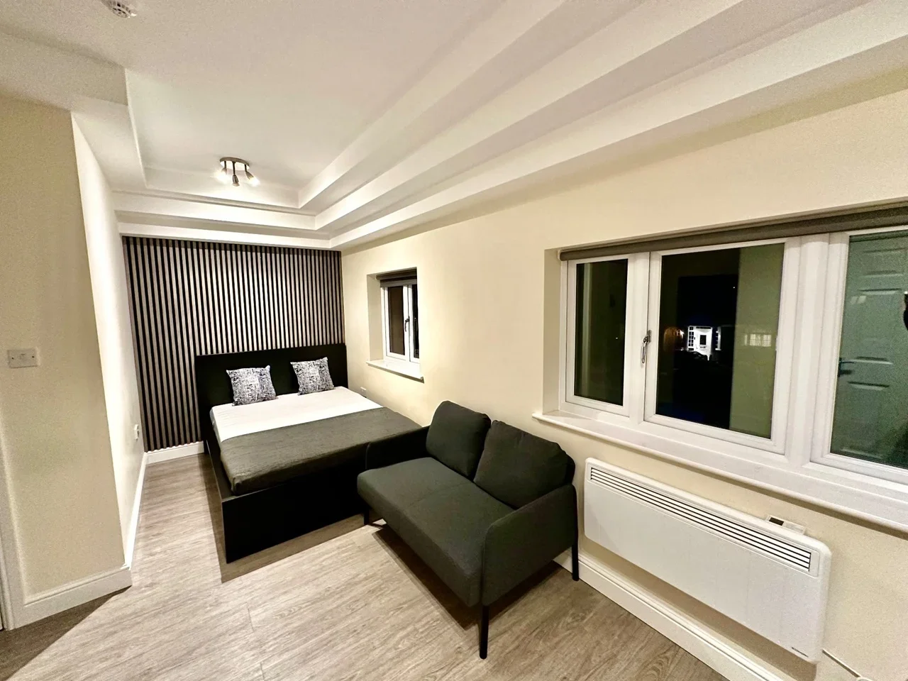 Flat Costons Lane in Greater London