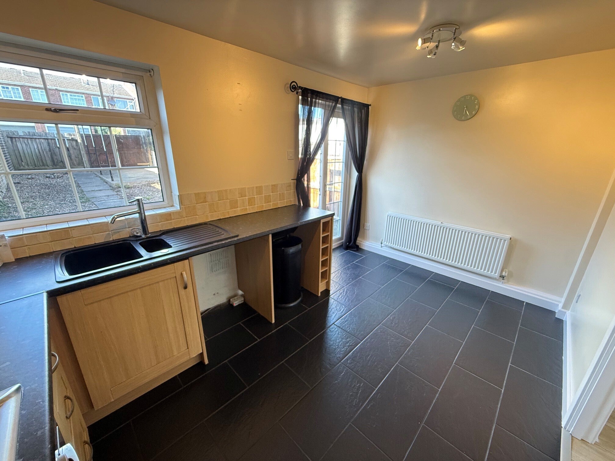 House Holkham Close in Gedling
