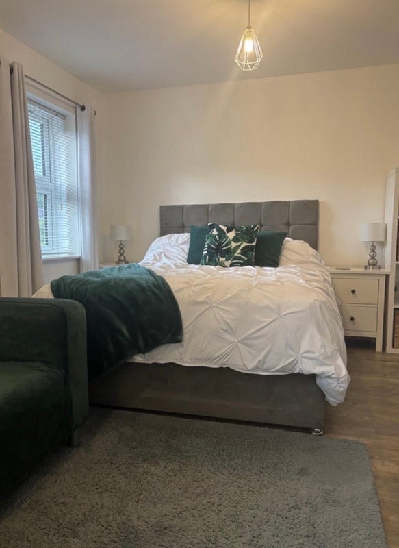 Room Woodland Avenue in Ferndown