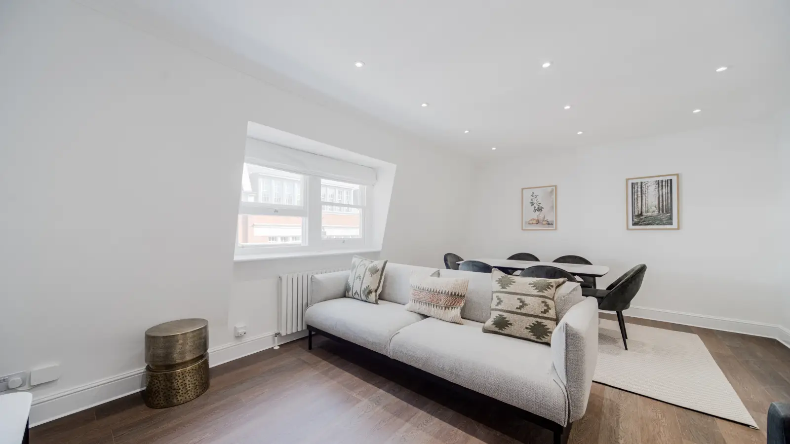 Flat Nevern Road in Greater London
