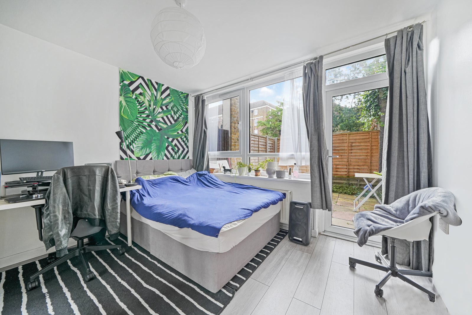 Flat Eden Grove in Greater London