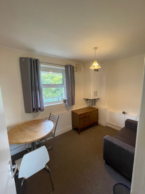 Room Holly Park in Greater London