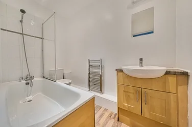 Flat Springfield Road in Greater London
