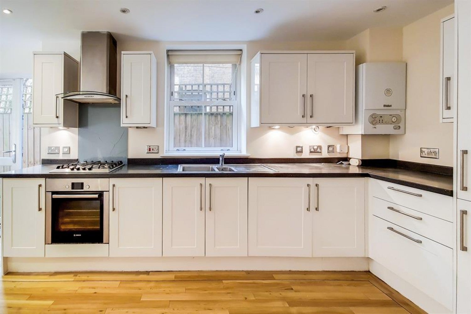 Flat Bavent Road in Greater London