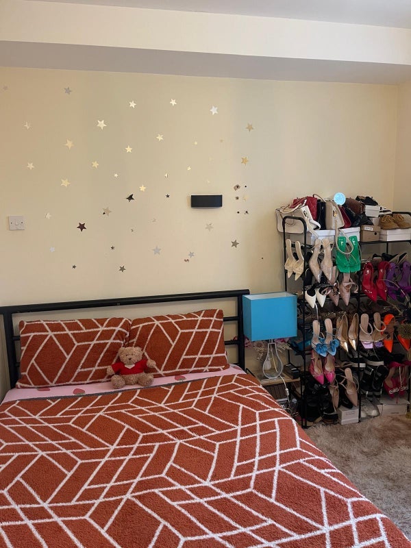 Room Pontefract Road in Wakefield