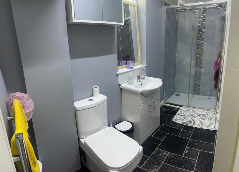 Room Pontefract Road in Wakefield