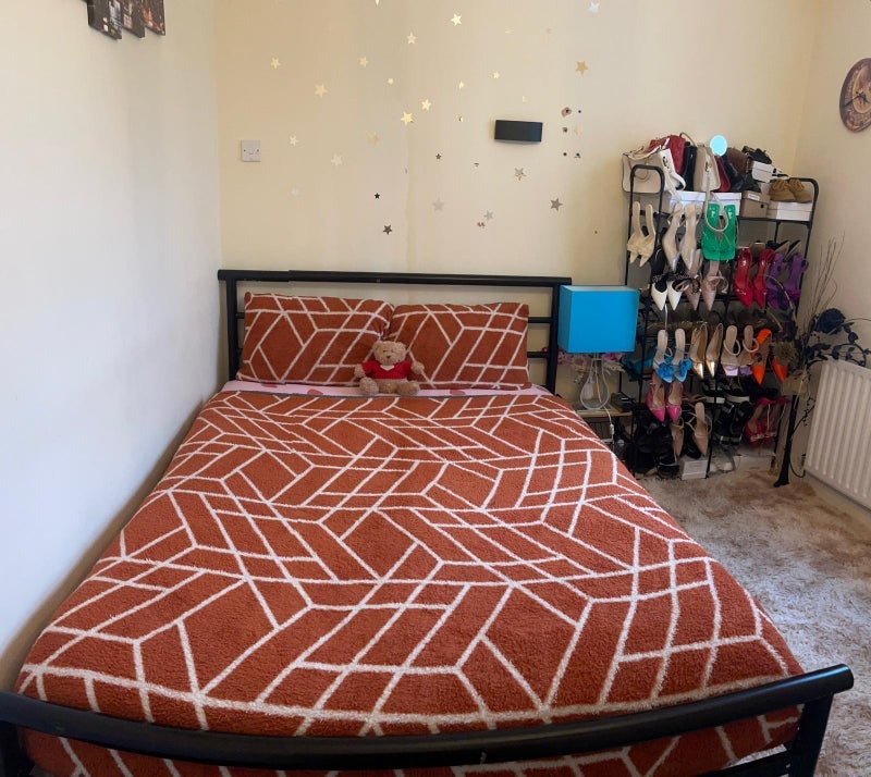 Room Pontefract Road in Wakefield
