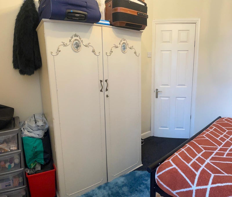 Room Pontefract Road in Wakefield