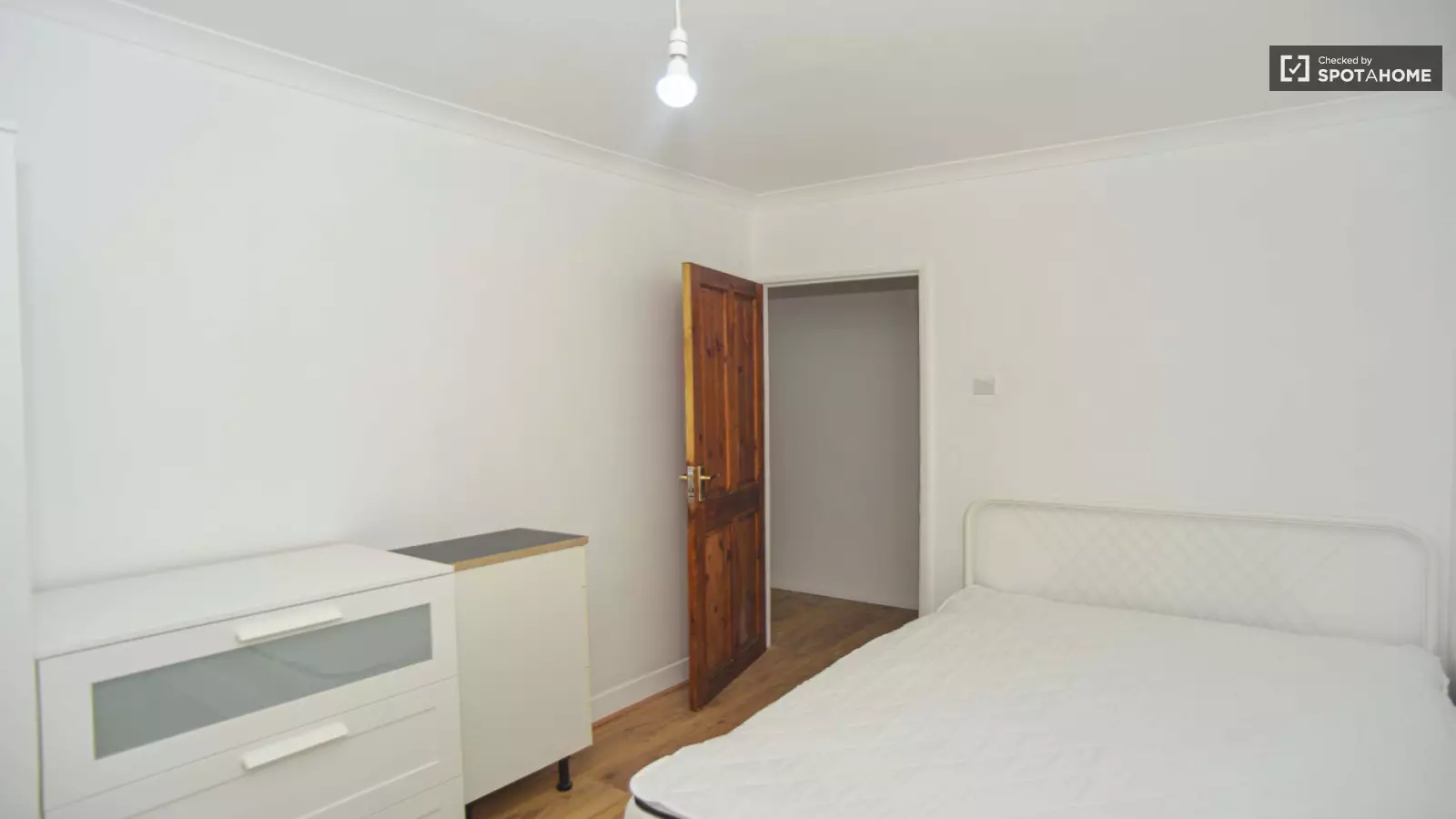 Flat Jasper Walk in Greater London