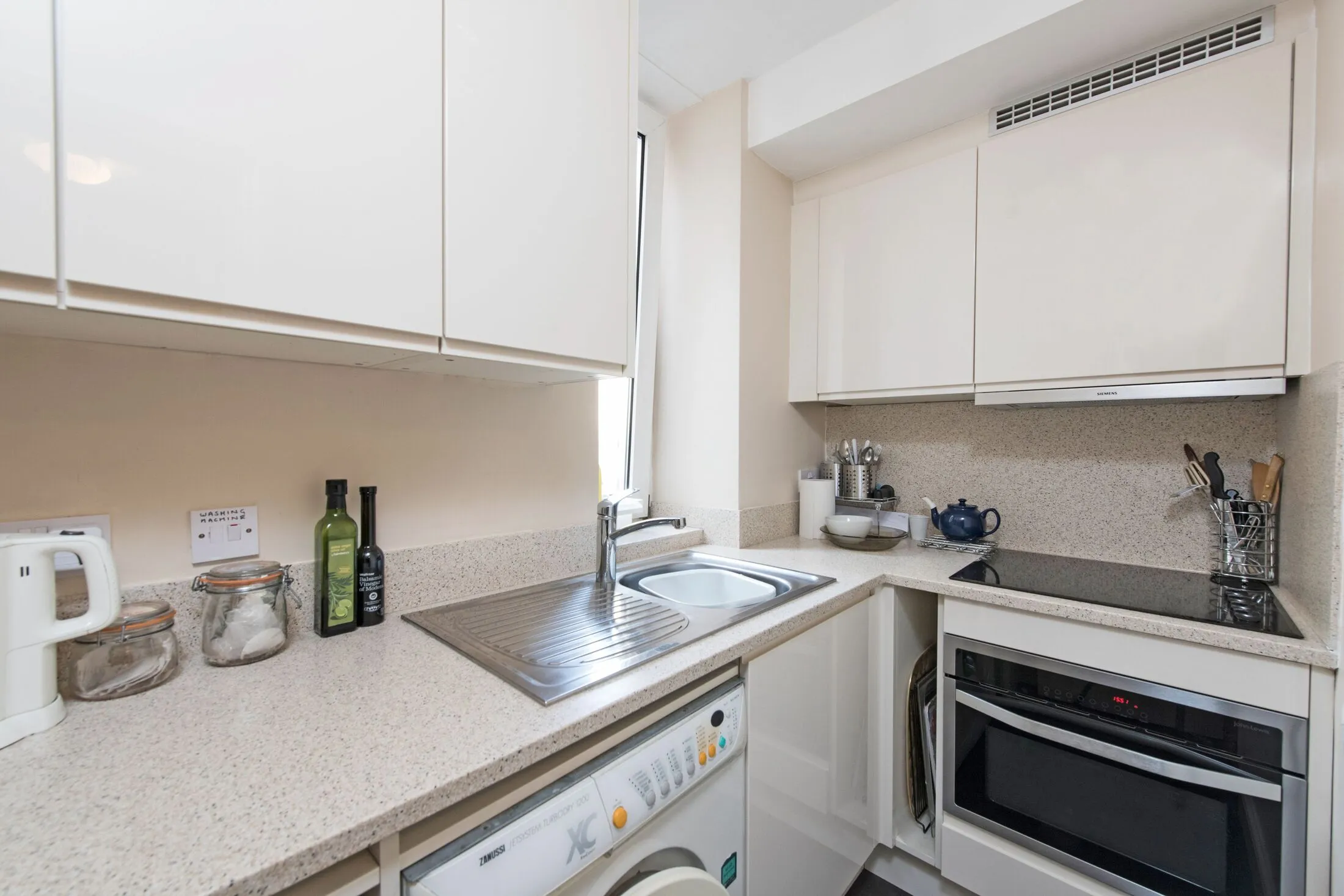 Flat Elystan Street in Greater London