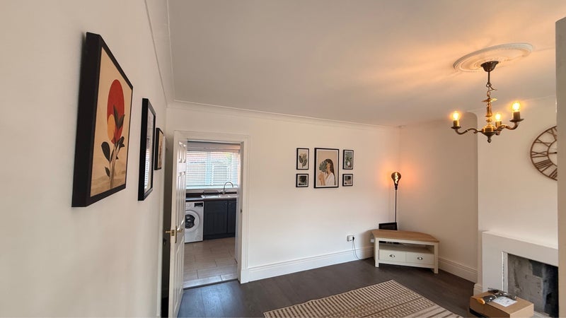 Room Boyle Avenue in Warrington
