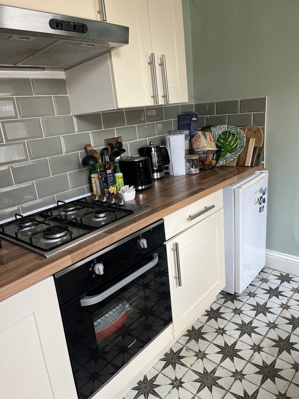 Room Eastbourne Avenue in Gateshead