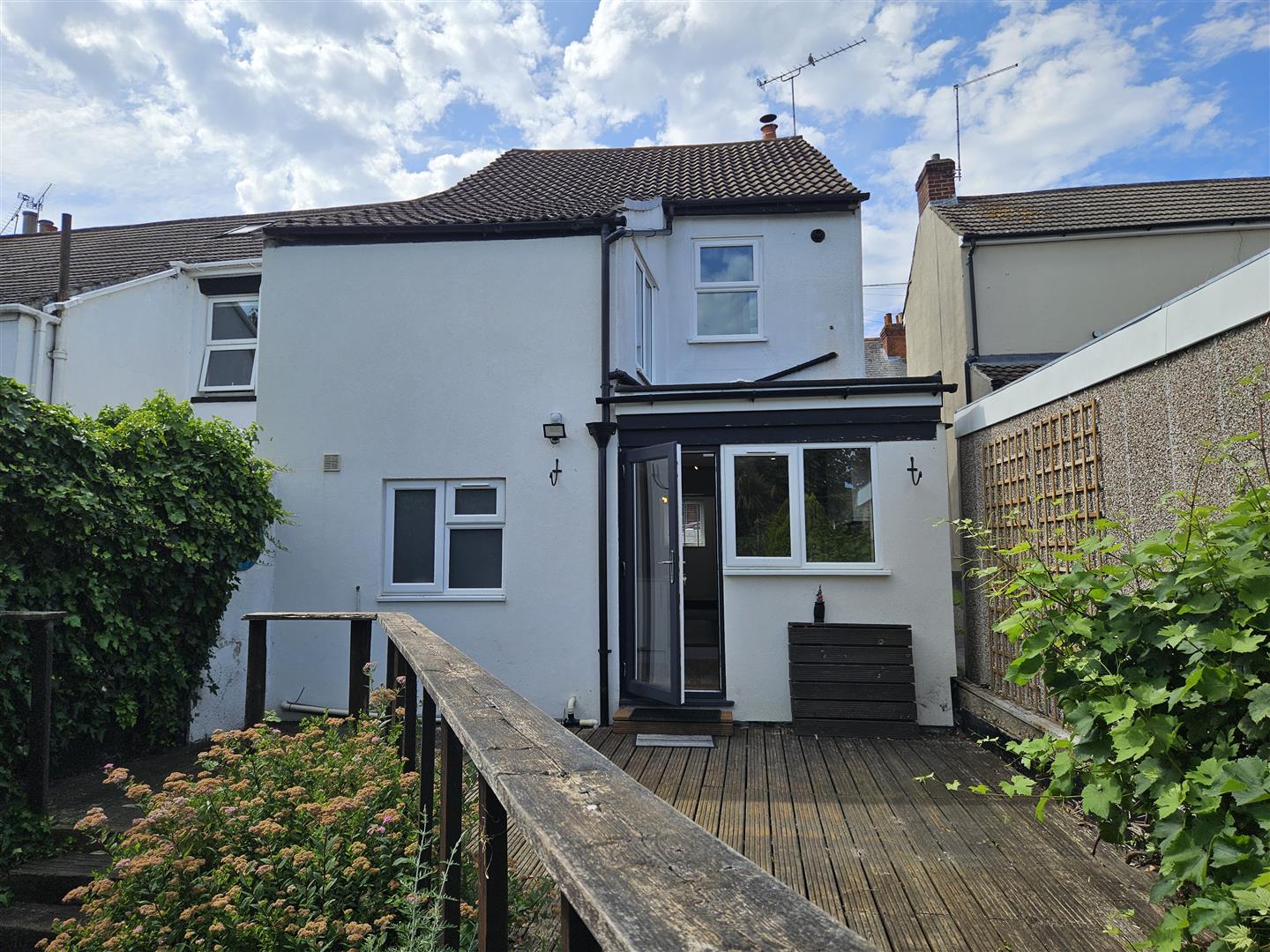 House Waterloo Road in Rushmoor