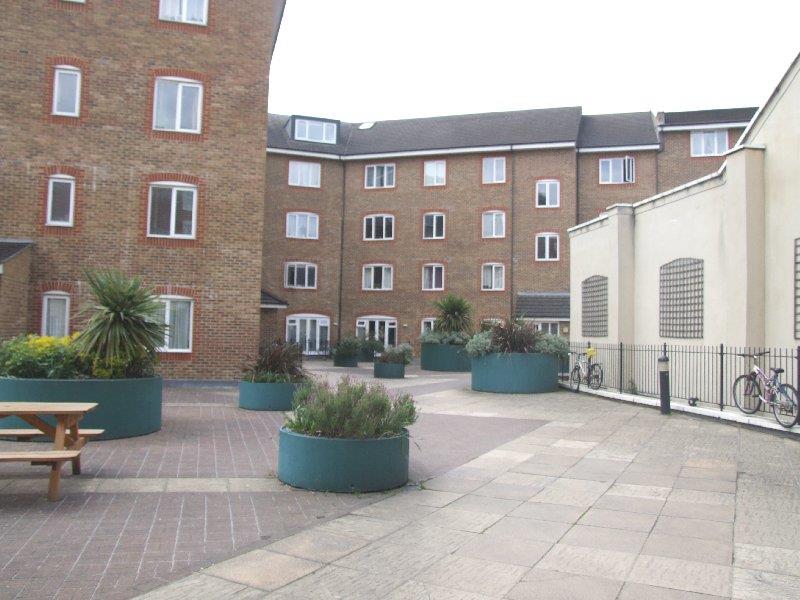 Flat Church Road in Greater London