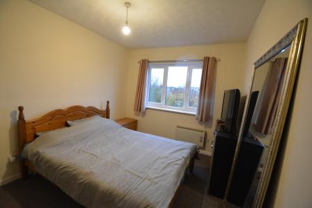 Flat Hadrians Court in Peterborough