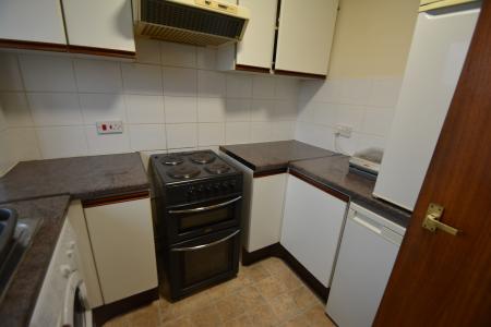 Flat Hadrians Court in Peterborough