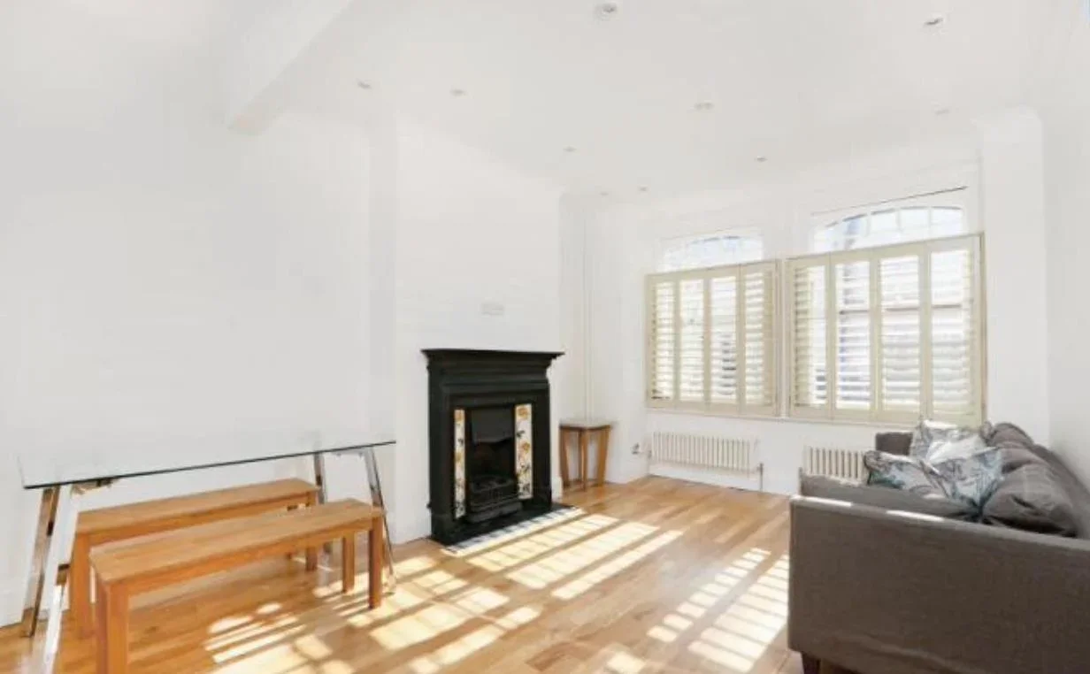 Flat Rosebury Road in Greater London