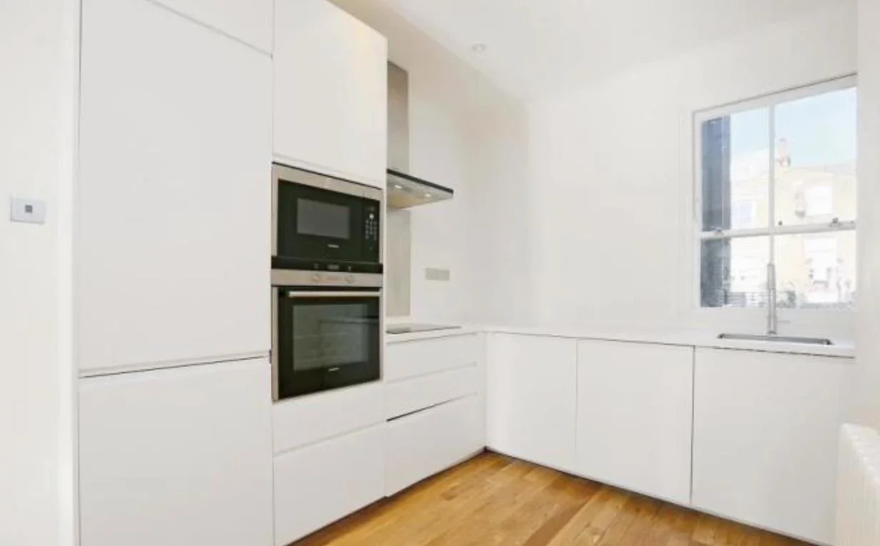 Flat Rosebury Road in Greater London