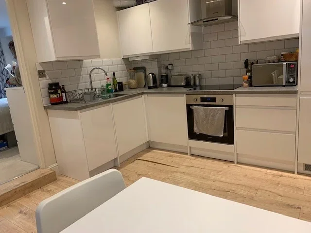 Flat Bonneville Gardens in Greater London