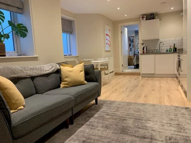 Flat Bonneville Gardens in Greater London