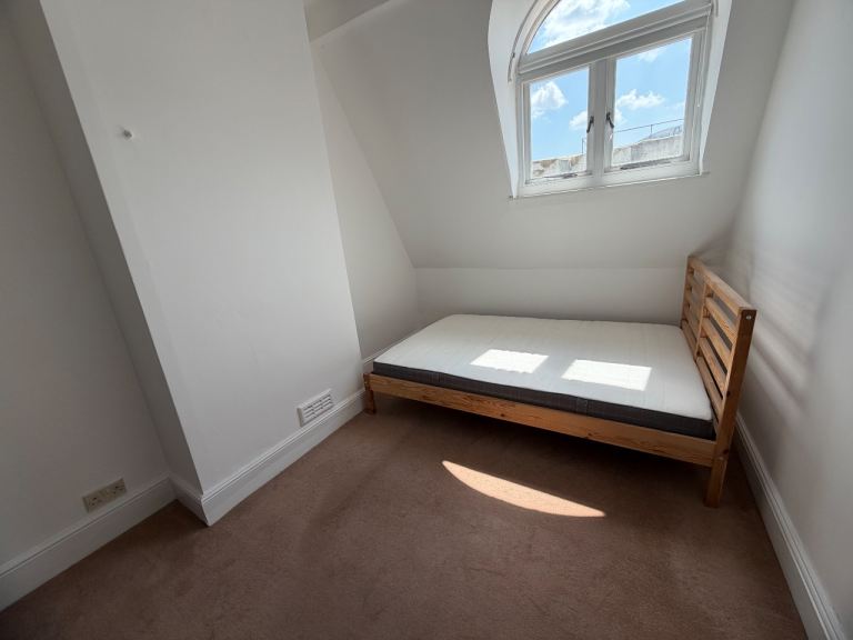 Flat Trafalgar Road in Greater London