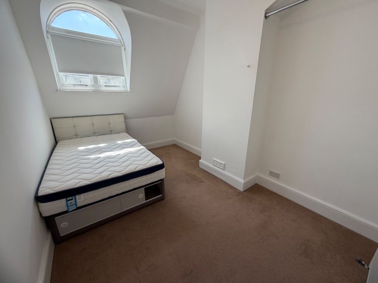 Flat Trafalgar Road in Greater London
