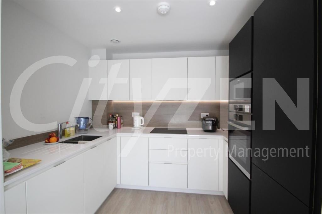 Flat Newnton Close in Greater London