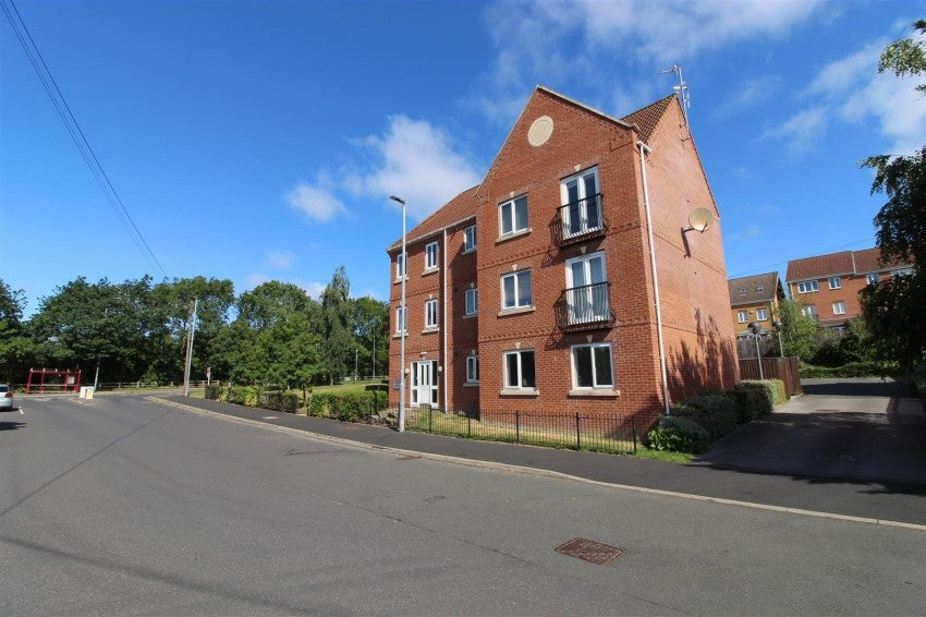 Flat Park Drive in Wakefield