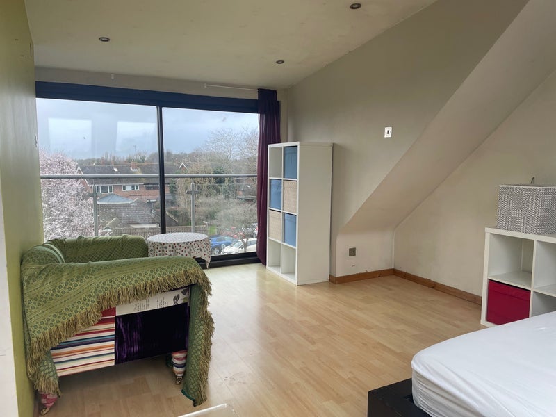 Room Meads Close in Ingatestone