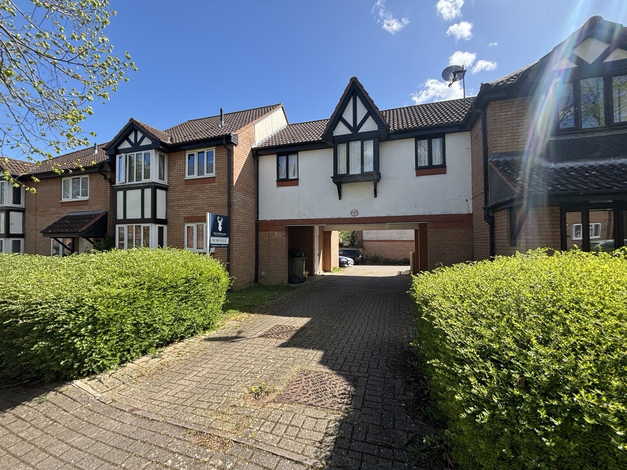 Flat Lynmouth Crescent in Milton Keynes