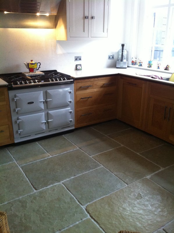 Room Ludlow Road in Greater London