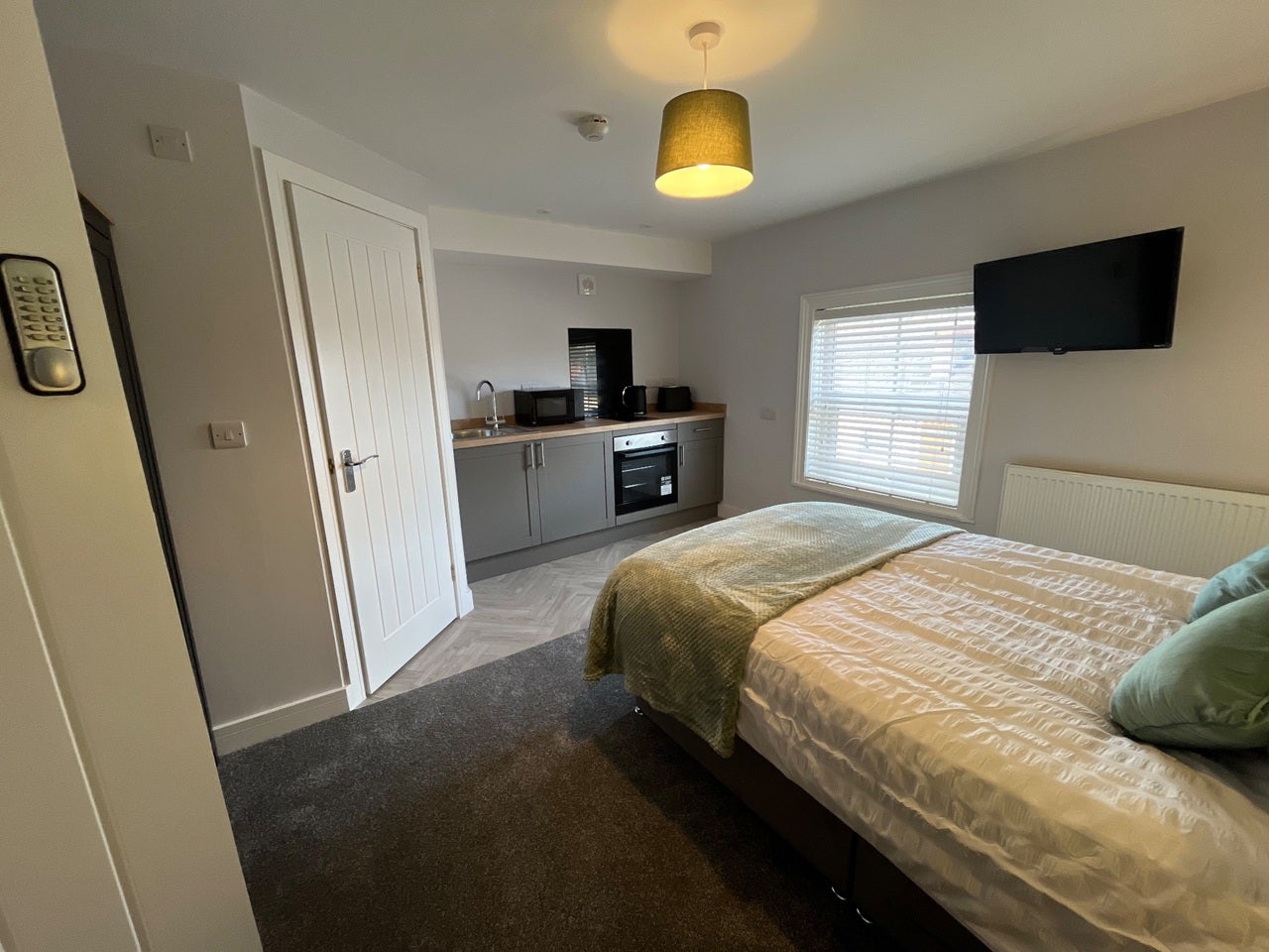 Room Crosby Street in Derby