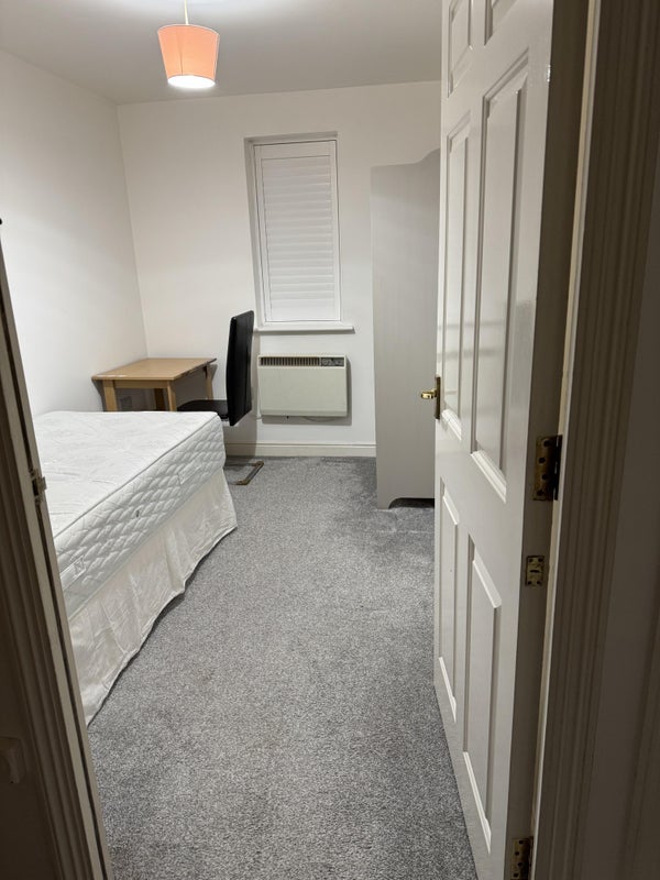 Room Nelson Mandela Road in Greater London