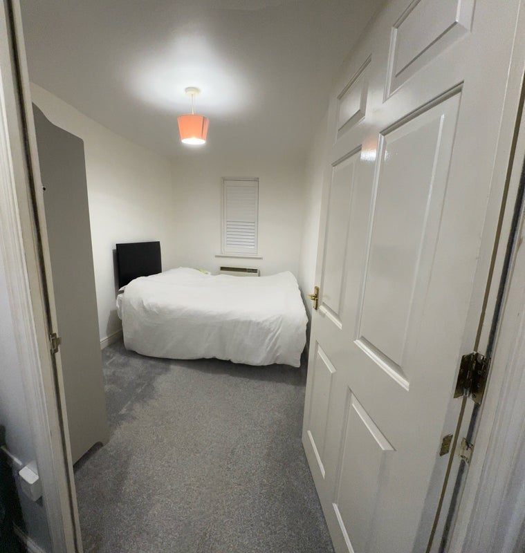 Room Nelson Mandela Road in Greater London