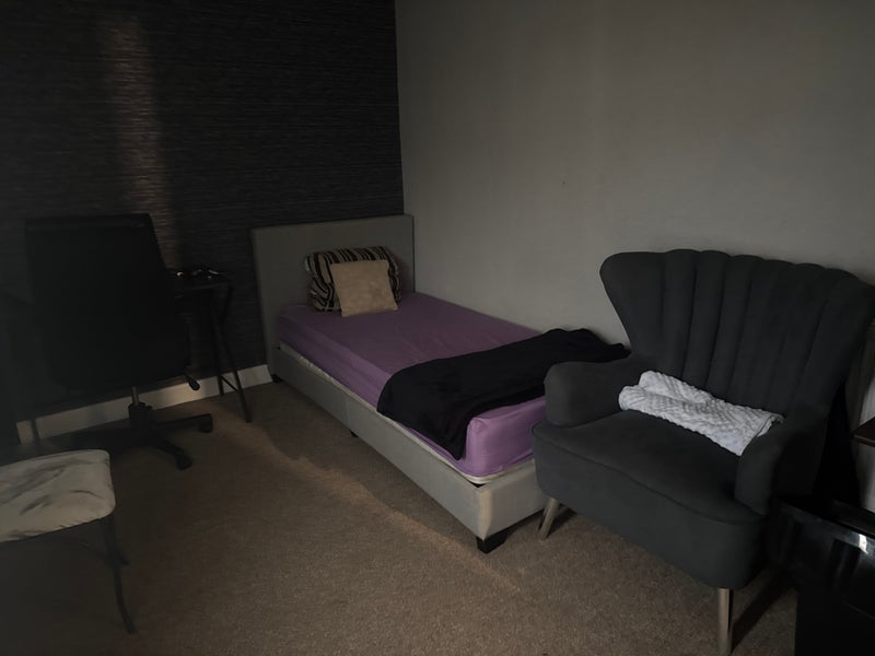 Room Sedgley Close in Redditch