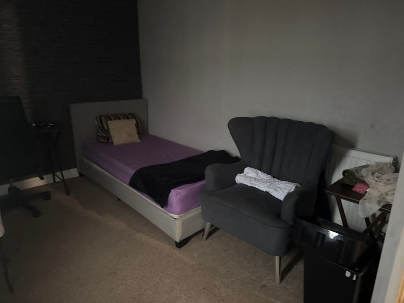 Room Sedgley Close in Redditch