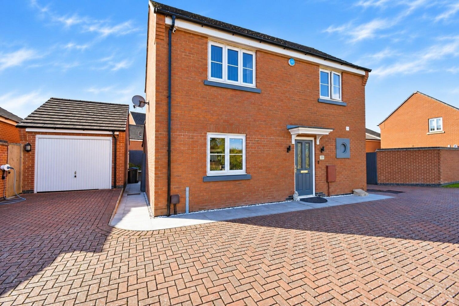 House Bryony Close in Harborough