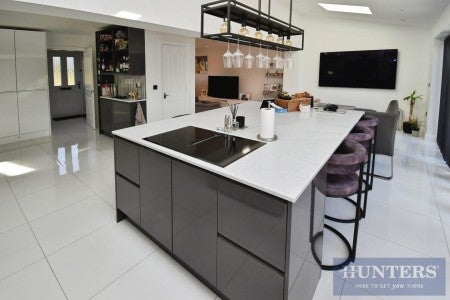 House Bryony Close in Harborough