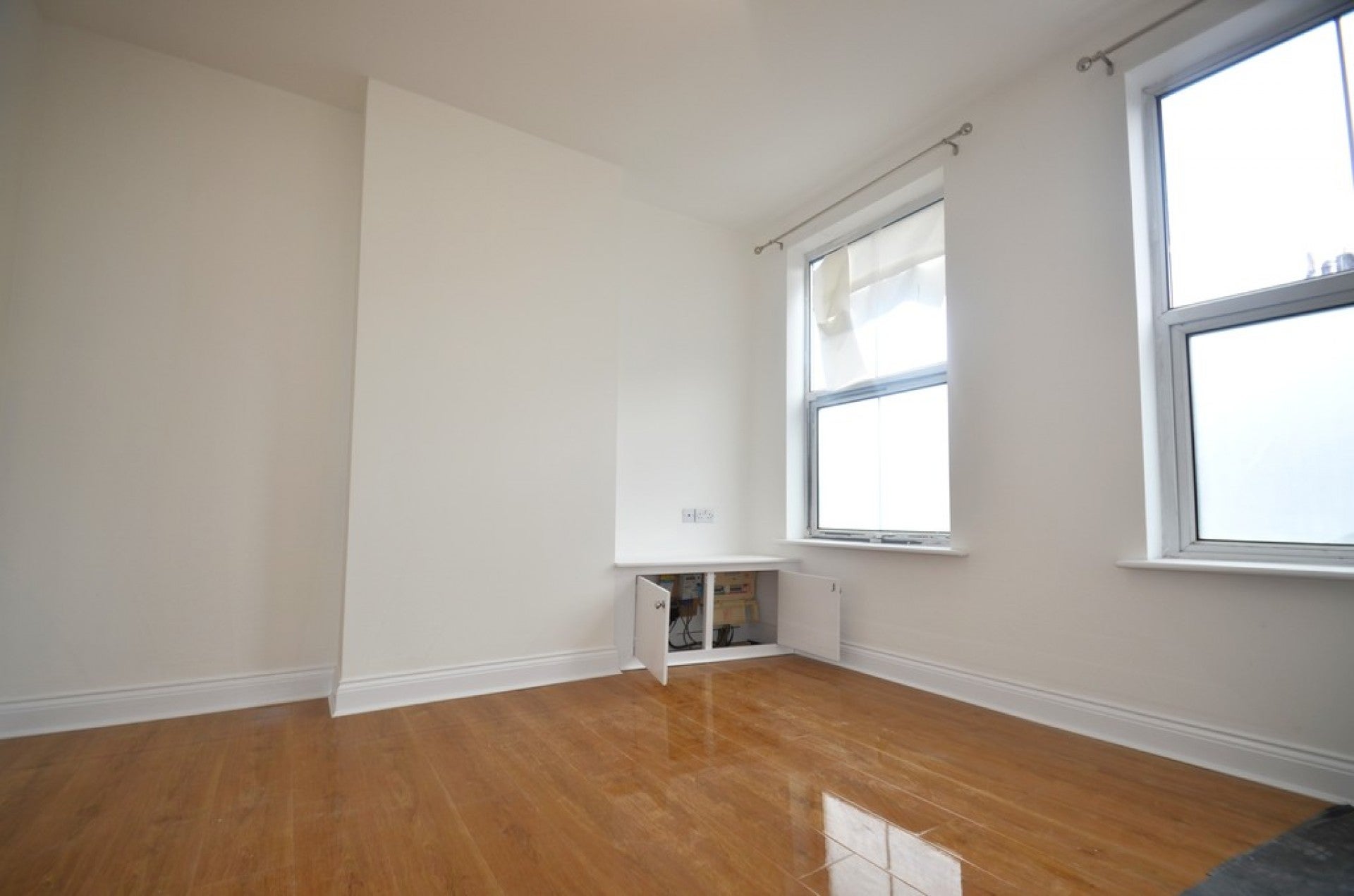 Flat Woodthorpe Road in Borough of Spelthorne