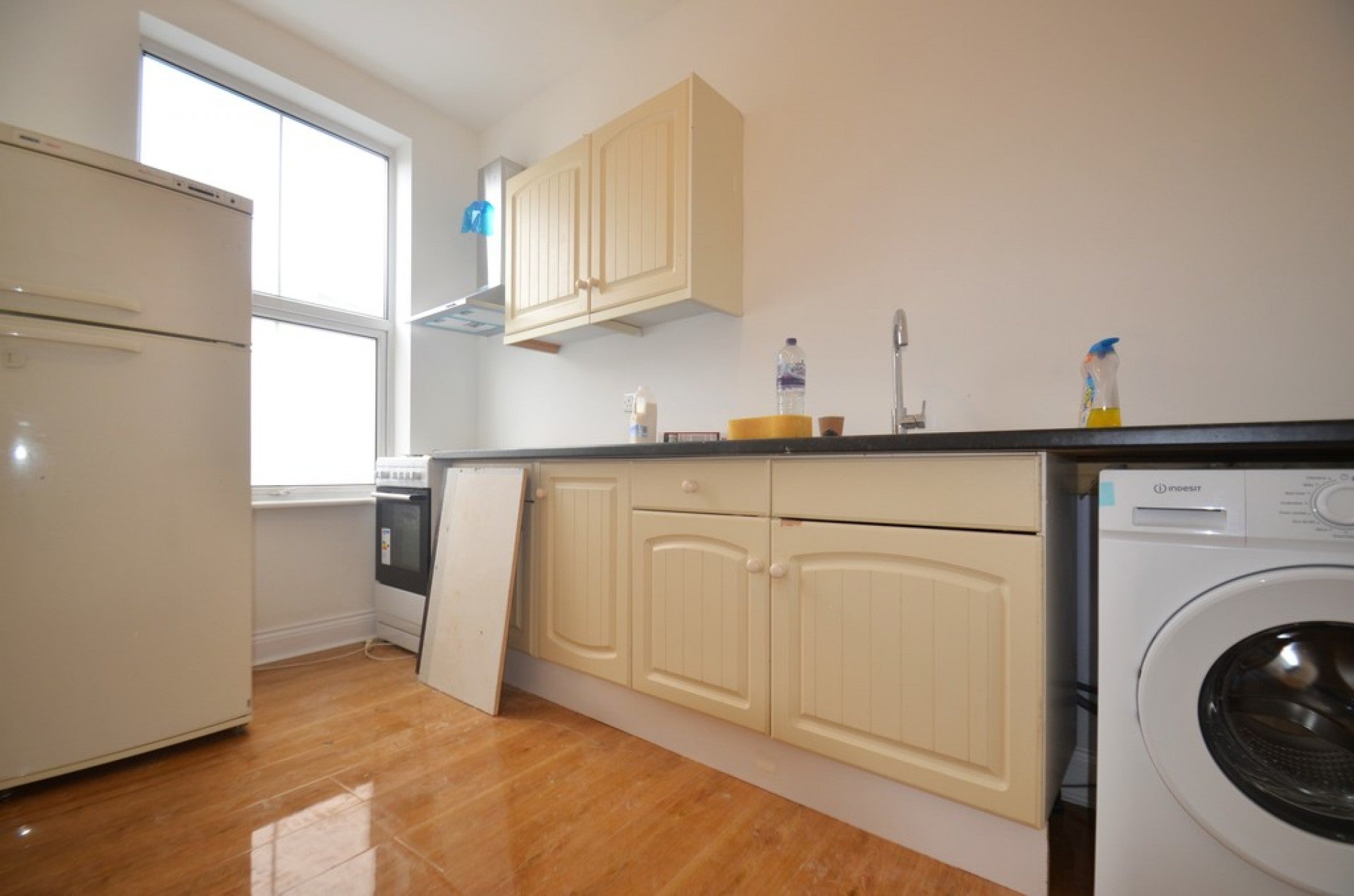 Flat Woodthorpe Road in Borough of Spelthorne