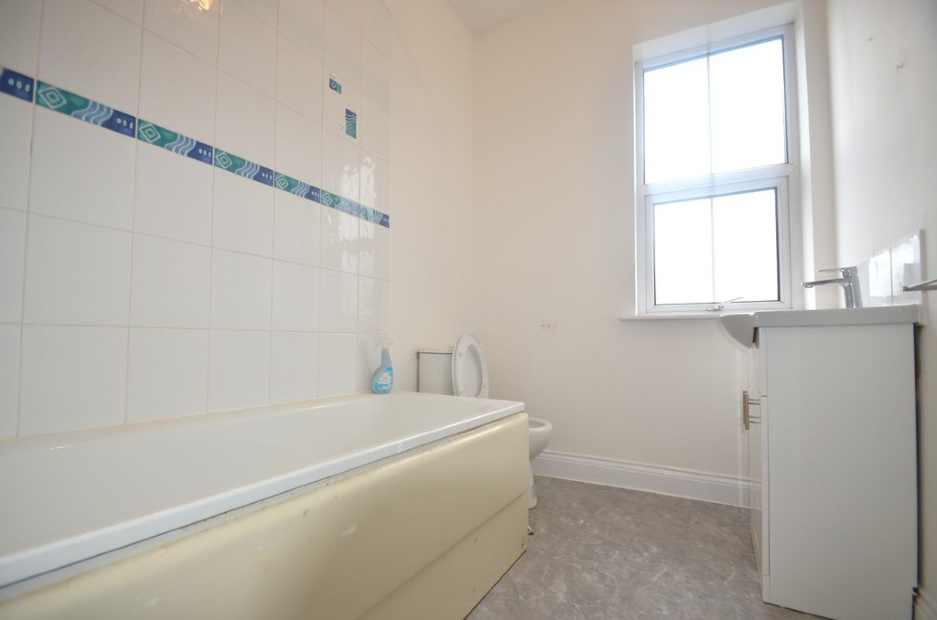 Flat Woodthorpe Road in Borough of Spelthorne