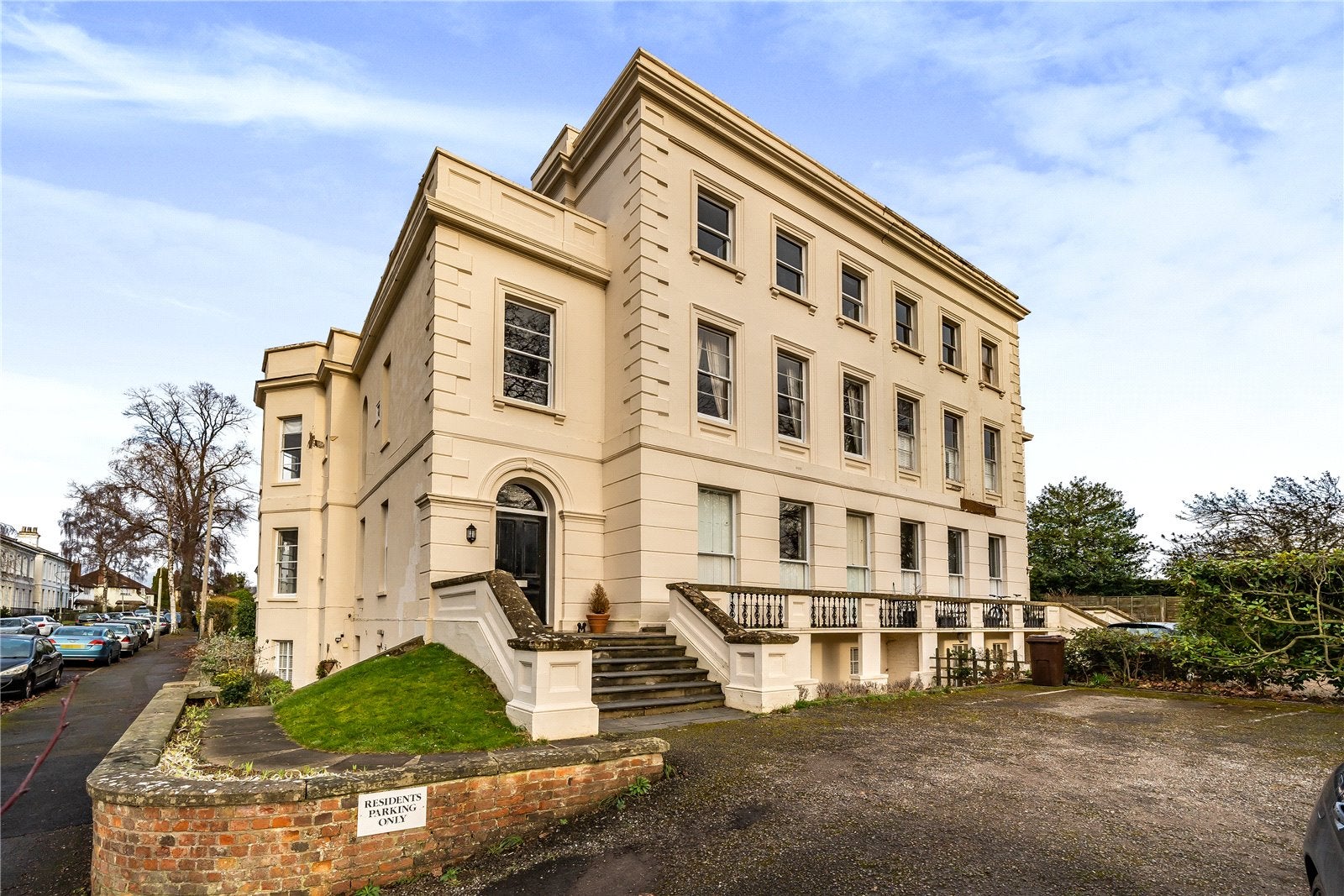 Flat Sydenham Villas Road in Cheltenham