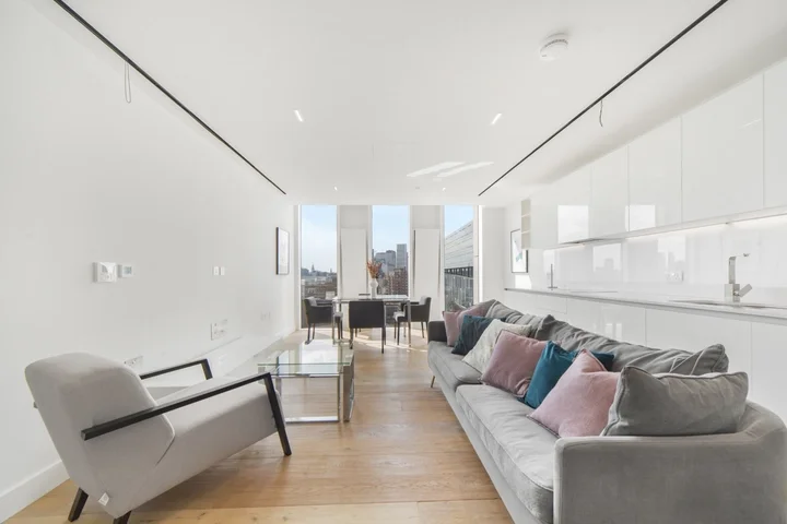 Flat Nelson Square in Greater London