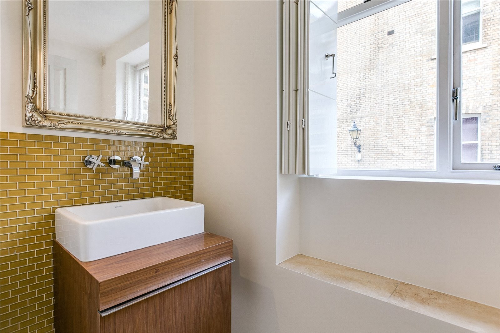 Flat Queen's Gate Place in Greater London