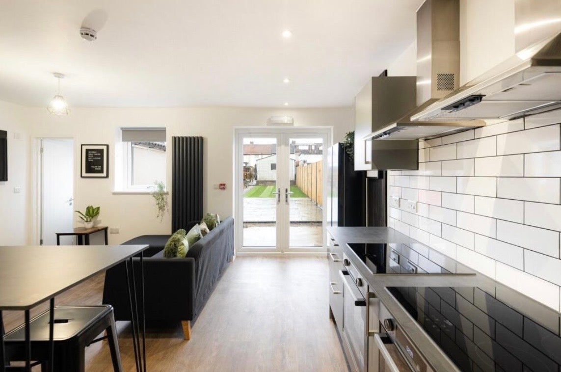 Room Ninth Avenue in Filton